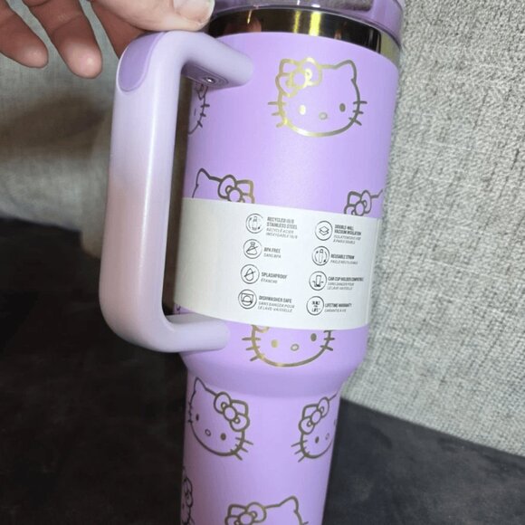 STANLEY x Hello Kitty FlowState Quencher H2.0 Tumbler 40 oz Purple - Picture 2 of 8